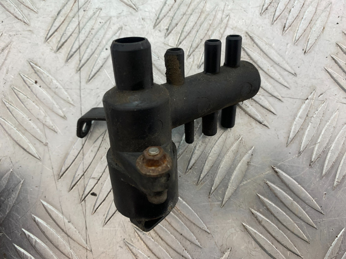 TRIUMPH T509 SPEED TRIPLE AIR VALVE YEAR 1997-1998 (CMB1144)