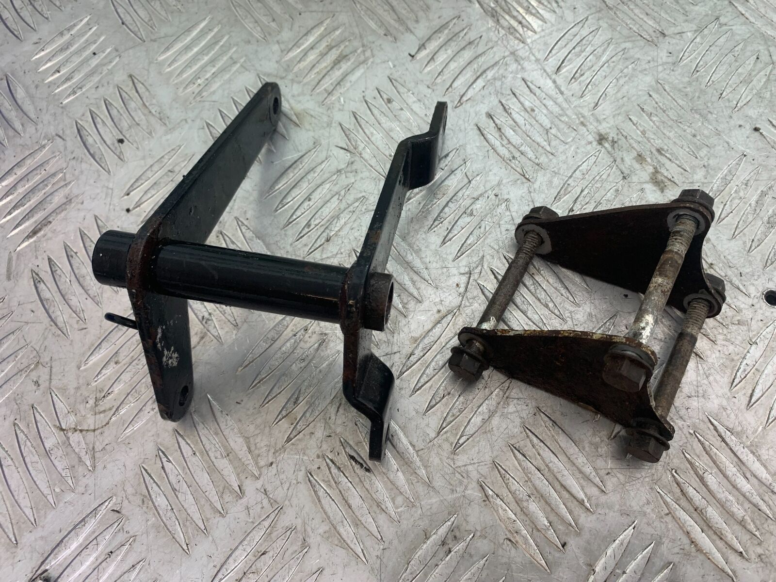 YAMAHA XT125 X XT 125 X ENGINE BRACKETS  2005-2011 (CMB1097)