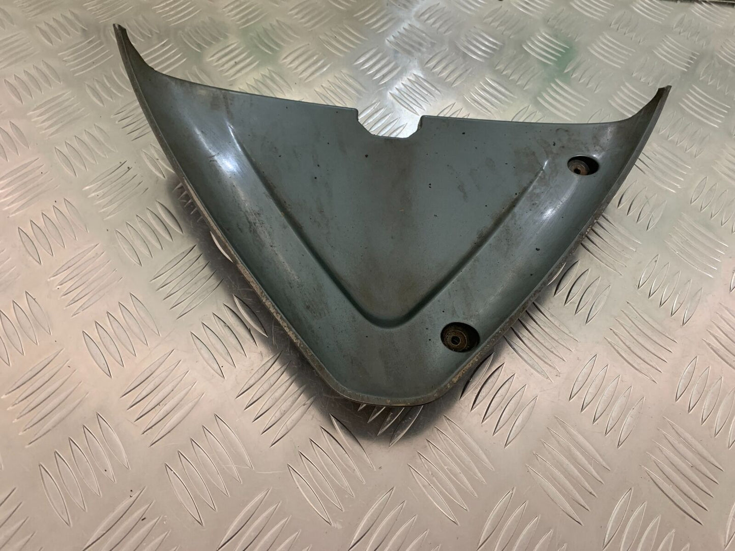 YAMAHA FJR1300 FJR 1300 FAIRING V-PIECE  YEAR 2001-05 (STOCK 946)