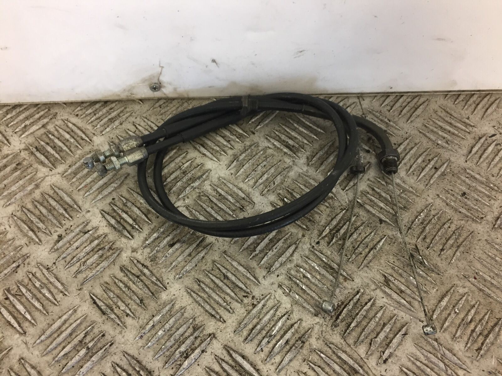 HONDA CBR1100 CBR 1100 BLACKBIRD THROTTLE CABLES  YEAR 2000 (INJECTION)