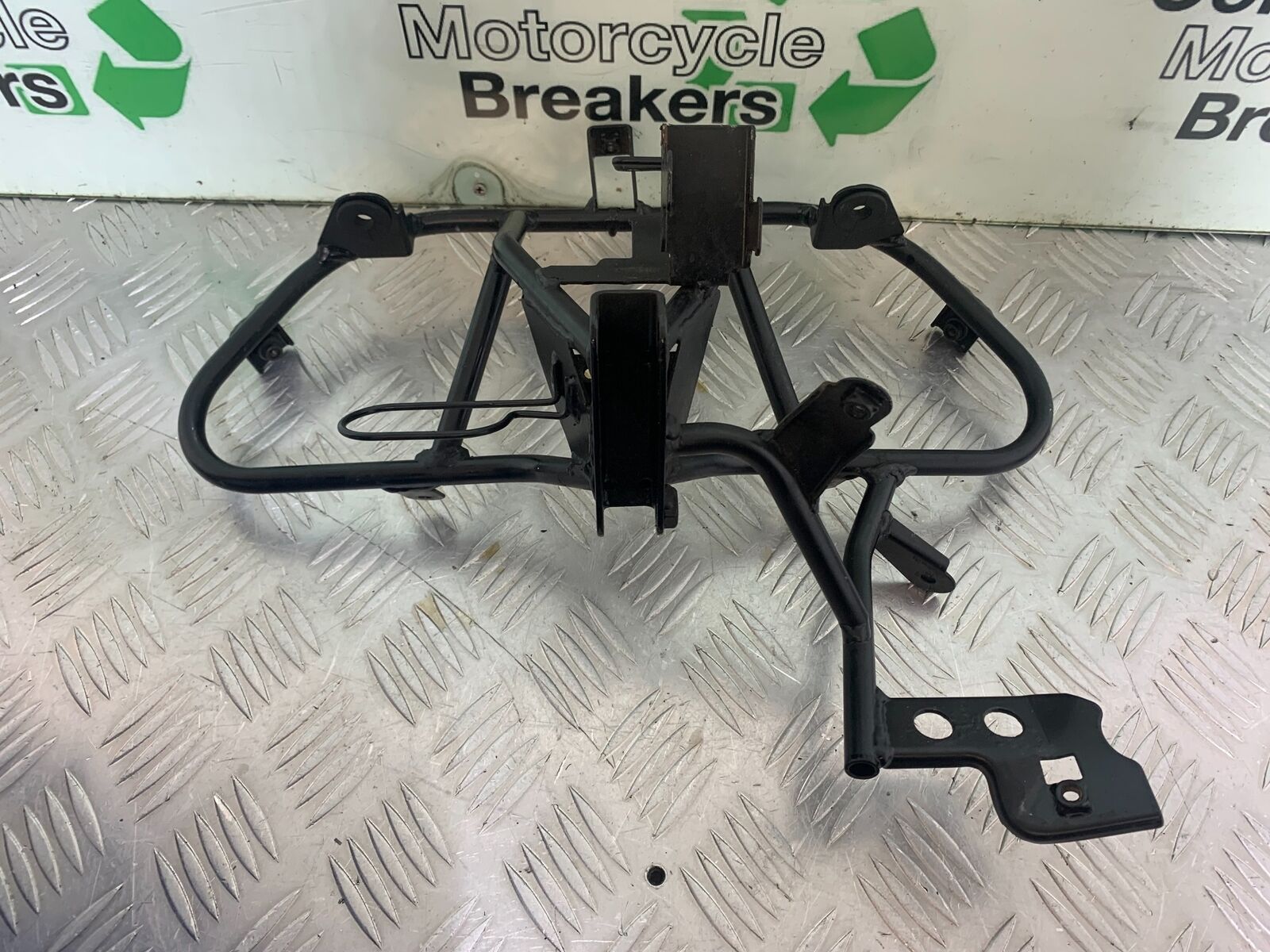 SUZUKI AN 200 UN 200 BURGMAN FAIRING BRACKET  YEAR 2007-09 (CMB1128)