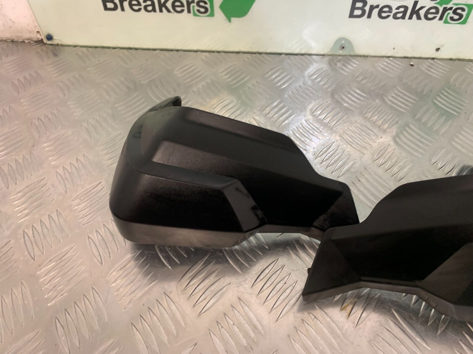 TRIUMPH TIGER 800 XCX HAND GUARDS YEAR 2015-2017  (STOCK 966)