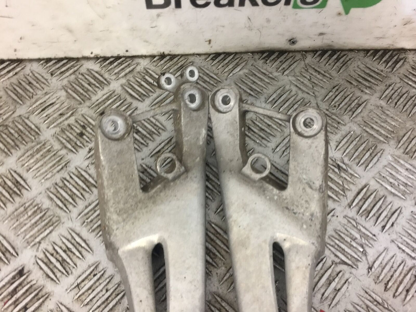 HONDA CBR1100 CBR 1100 BLACKBIRD REAR HANGERS   YEAR 1998 (CARBED) STOCK 442