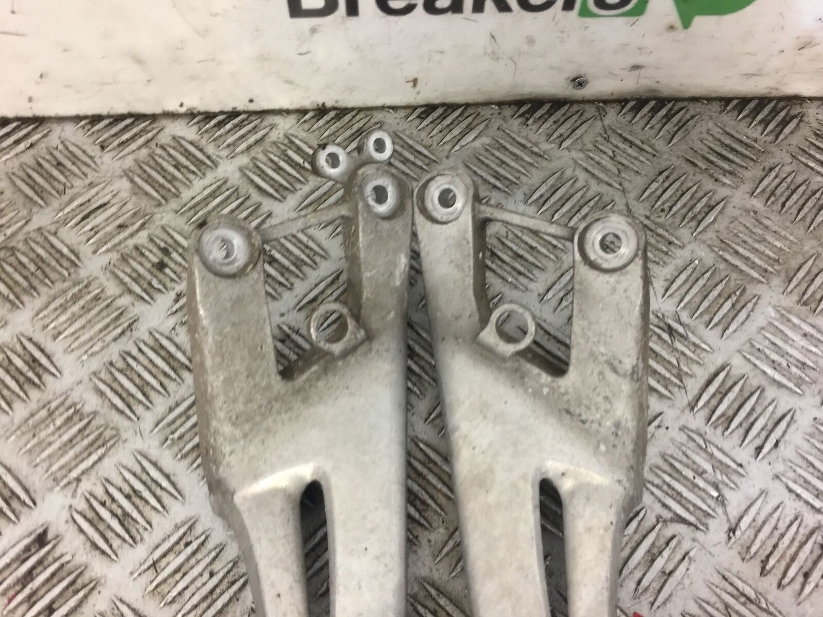HONDA CBR1100 CBR 1100 BLACKBIRD REAR HANGERS   YEAR 1998 (CARBED) STOCK 442