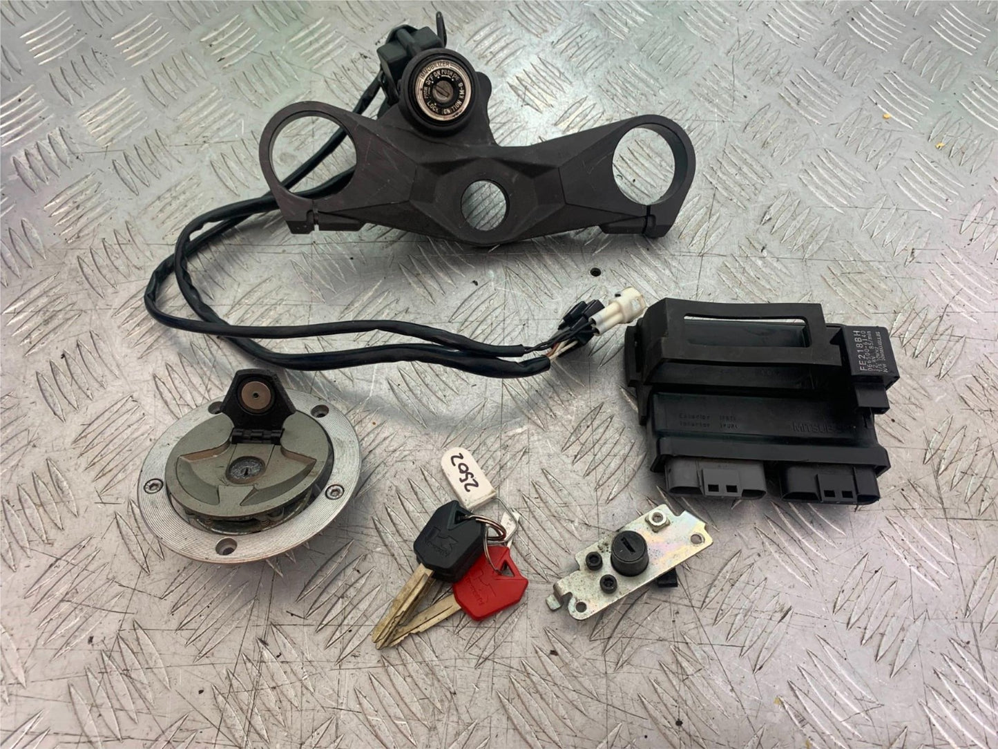 KAWASAKI ZX10R ZX10 R ECU LOCK KEYS  GEAR 2008-2010 (CMB1206)