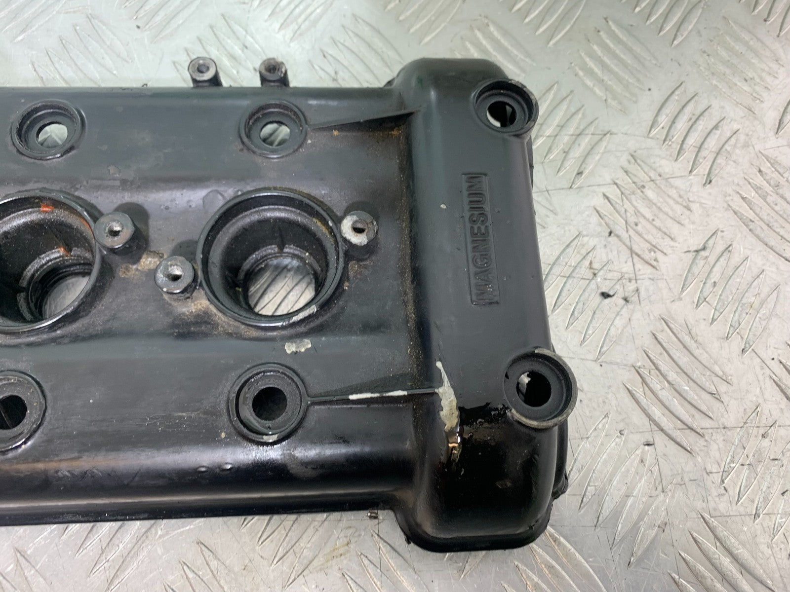 TRIUMPH 955i SPRINT ST ROCKER COVER YEAR 1999-2004