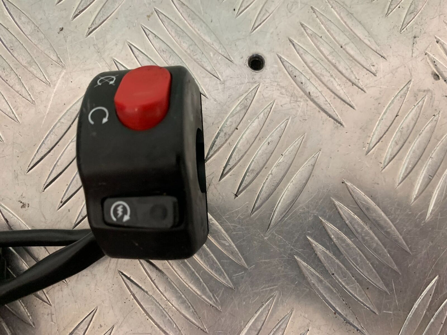 TRIUMPH 675 STREET TRIPLE RIGHT SWITCH GEAR YEAR 2008 (STOCK 984)