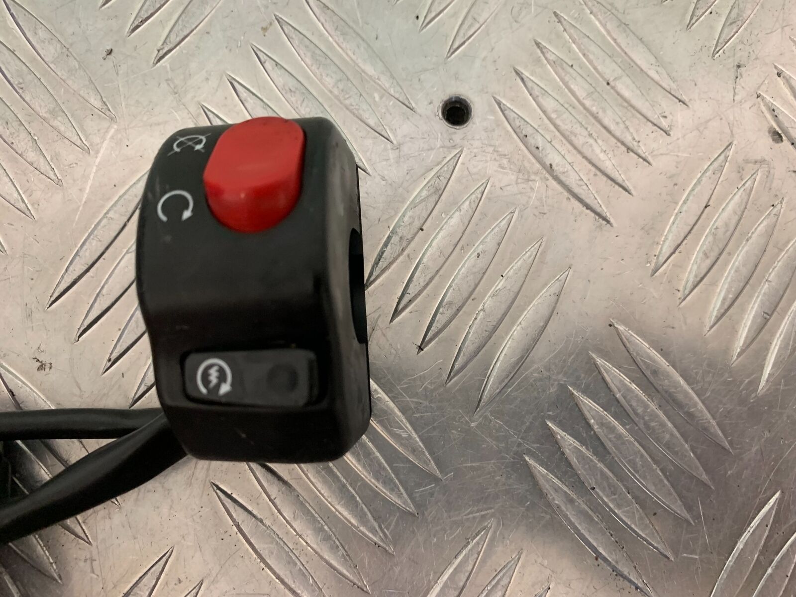 TRIUMPH 675 STREET TRIPLE RIGHT SWITCH GEAR YEAR 2008 (STOCK 984)