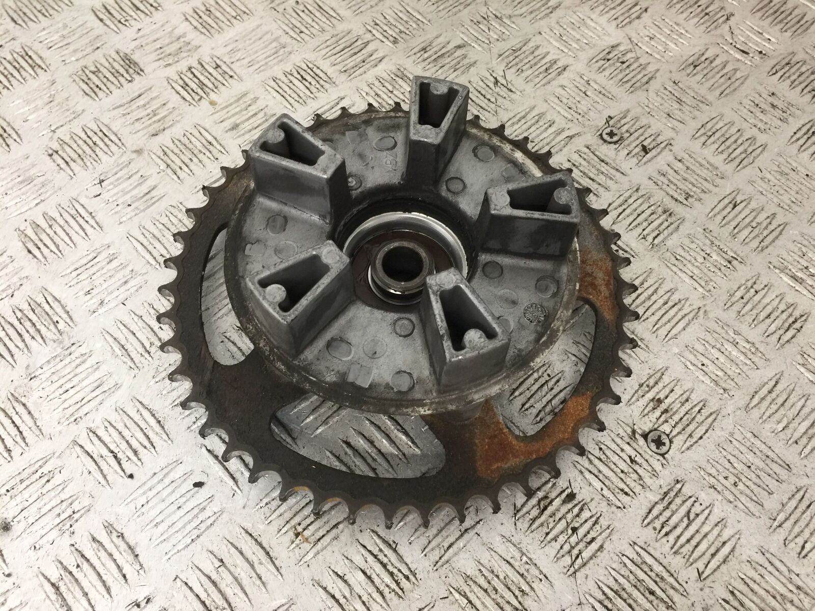HONDA XL1000 VARADERO SPROCKET CARRIER YEAR 2004 (STOCK 764)
