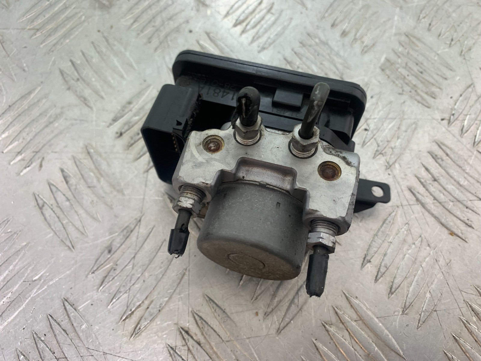 TRIUMPH 675 STREET TRIPLE ABS PUMP   2013-2016 (CMB1186)