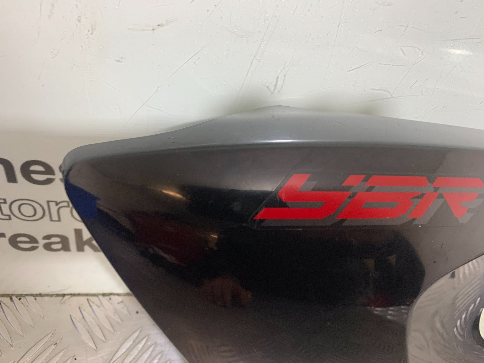 YAMAHA YBR125 YBR 125 LEFT TANK PANEL  YEAR 2010-2017 (CMB1252)
