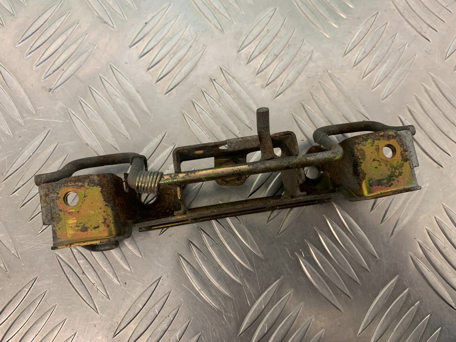 HONDA CBR 400 NC23 TRI-ARM SEAT BRACKET  YEAR 1987-89 (STOCK 969)
