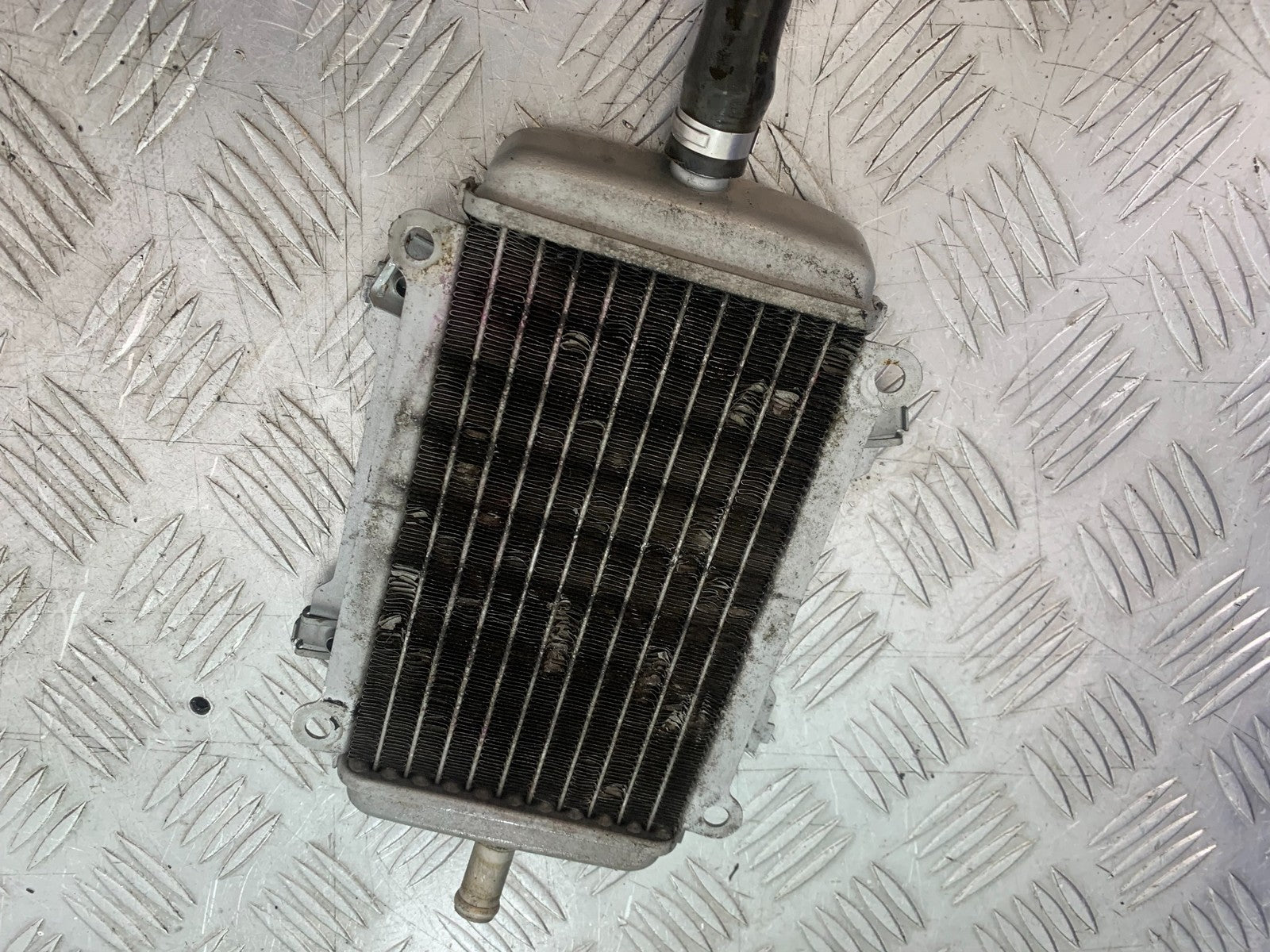 PIAGGIO VESPA GTS 125 RADIATOR  YEAR 2009-14 (CMB1261)