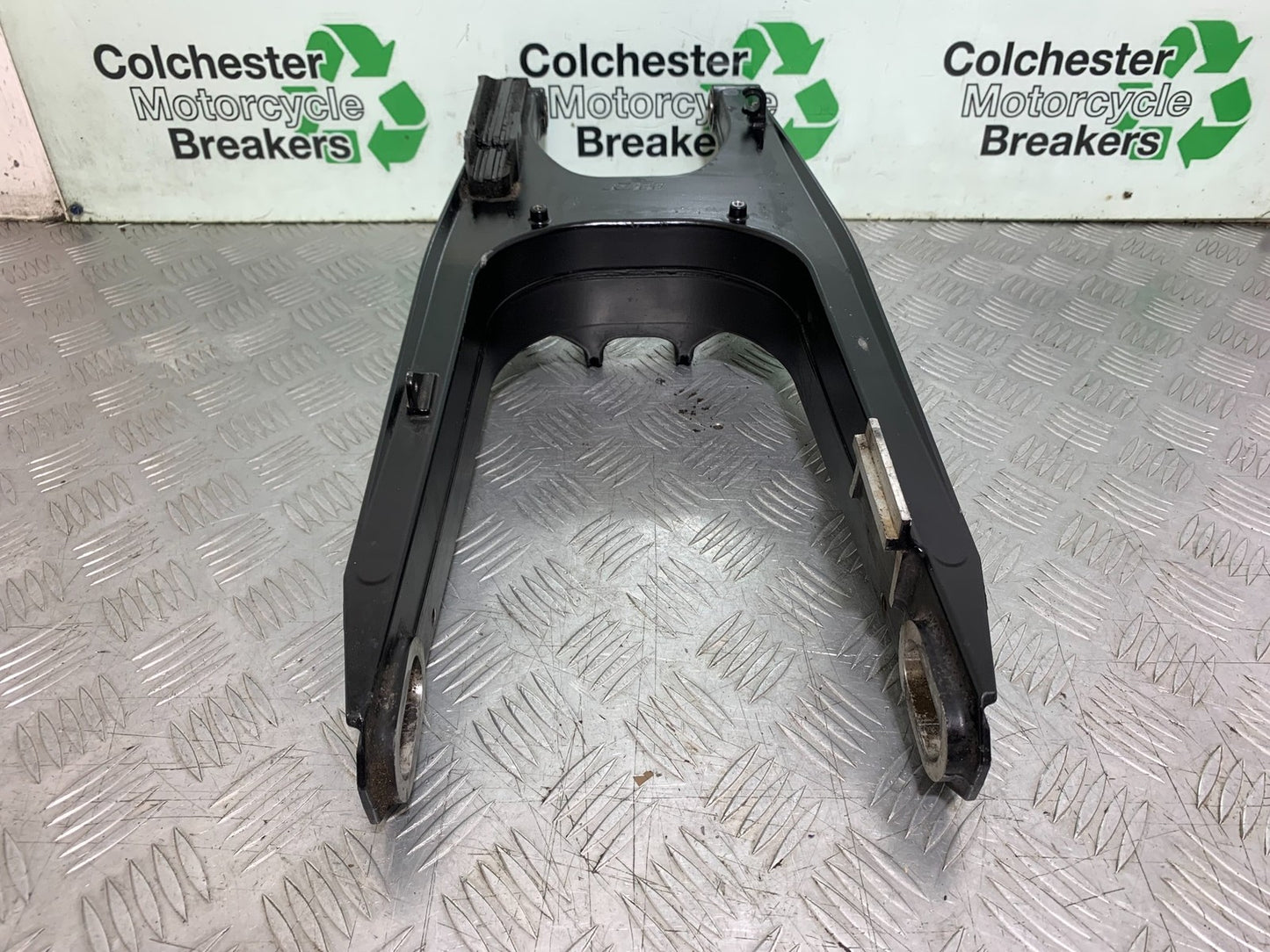 KTM 690 DUKE R LC4 SWINGARM YEAR 2012-2015  (CMB1180)