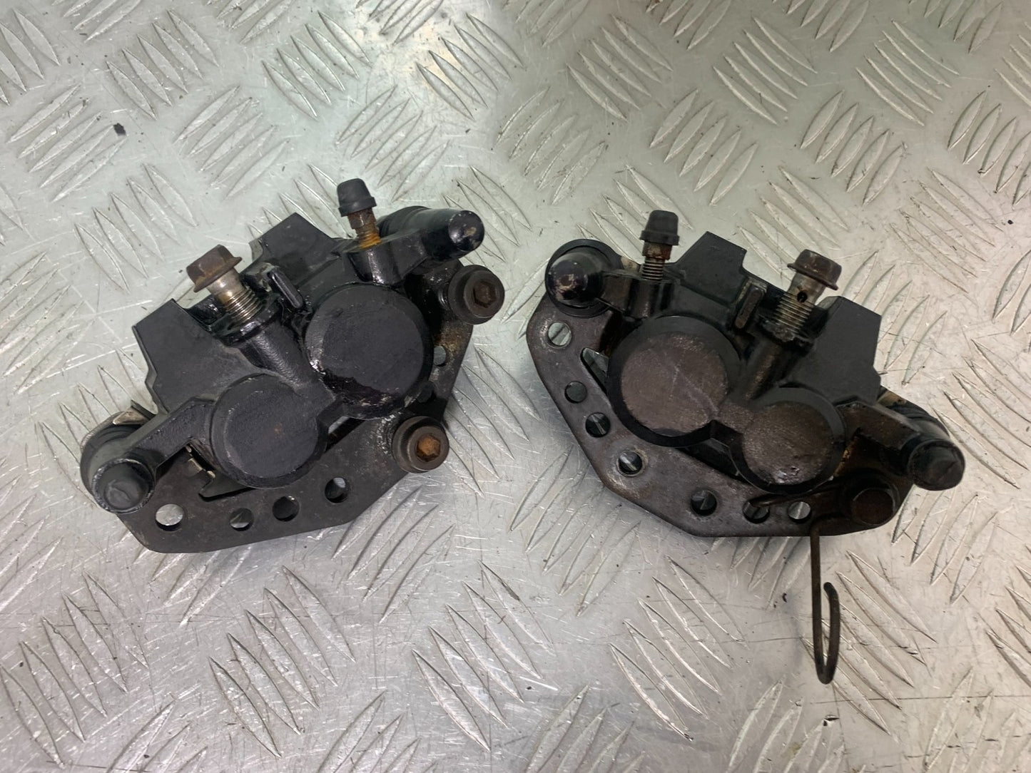 SUZUKI GSX1100 G GSX 1100 G FRONT BRAKE CALIPERS  1991-1996 (CMB1283)
