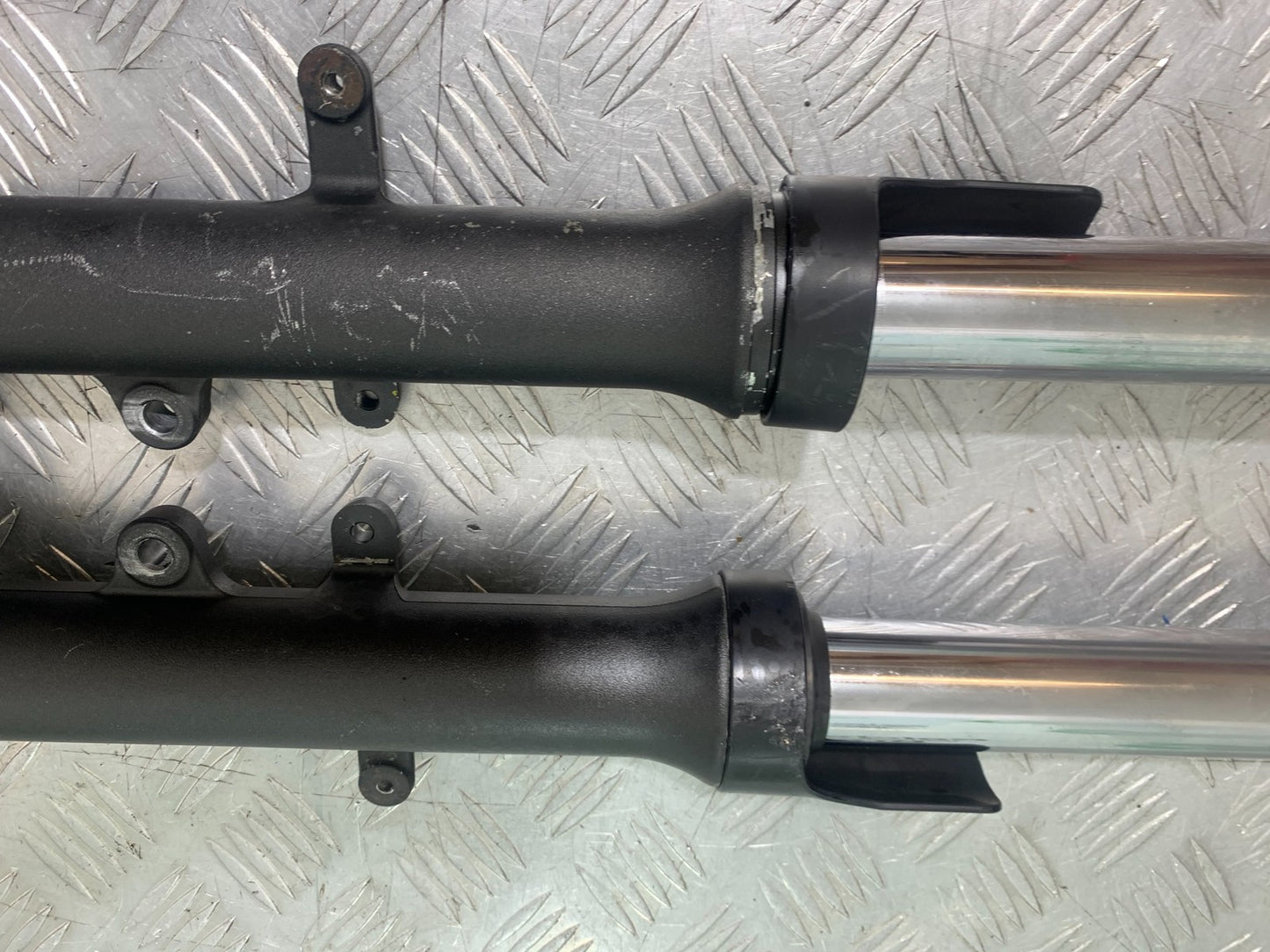 YAMAHA XJ6 XJ6-S FORKS YEAR 2009-2015  (CMB1212)