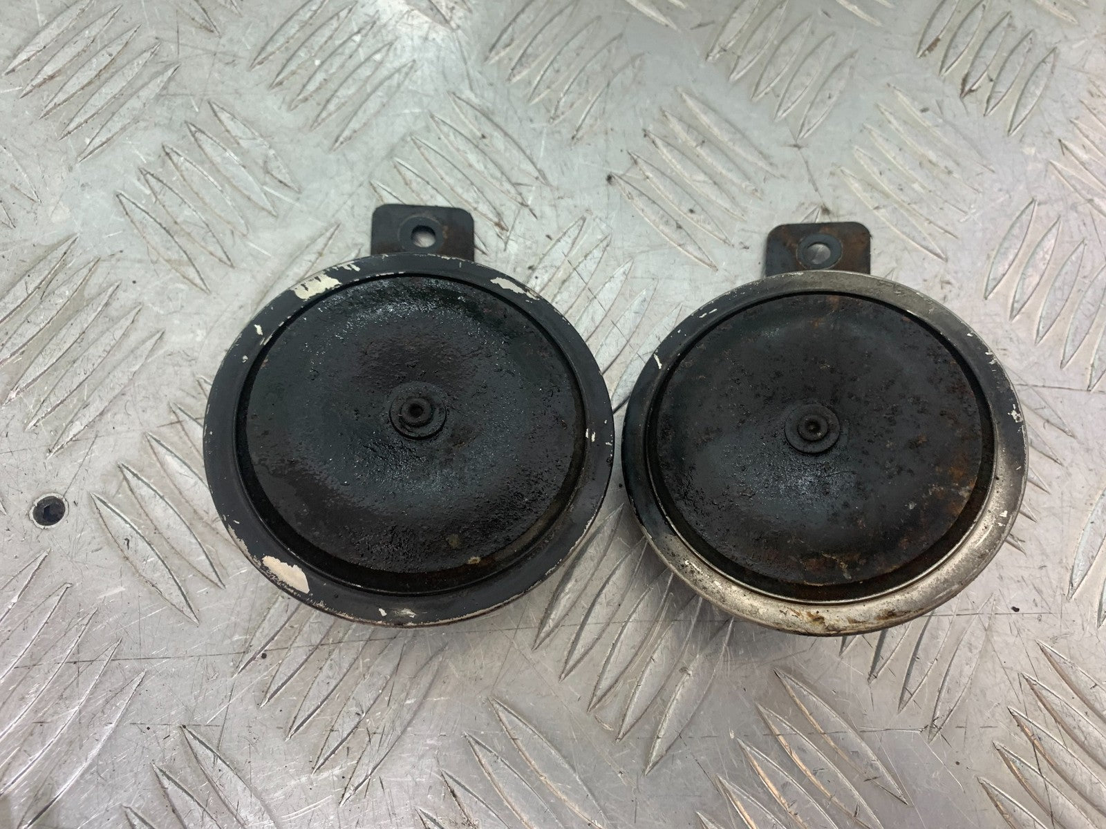 HONDA GL500 GL 500 SILVERWING HORNS  YEAR 1981-82 (CMB1168)