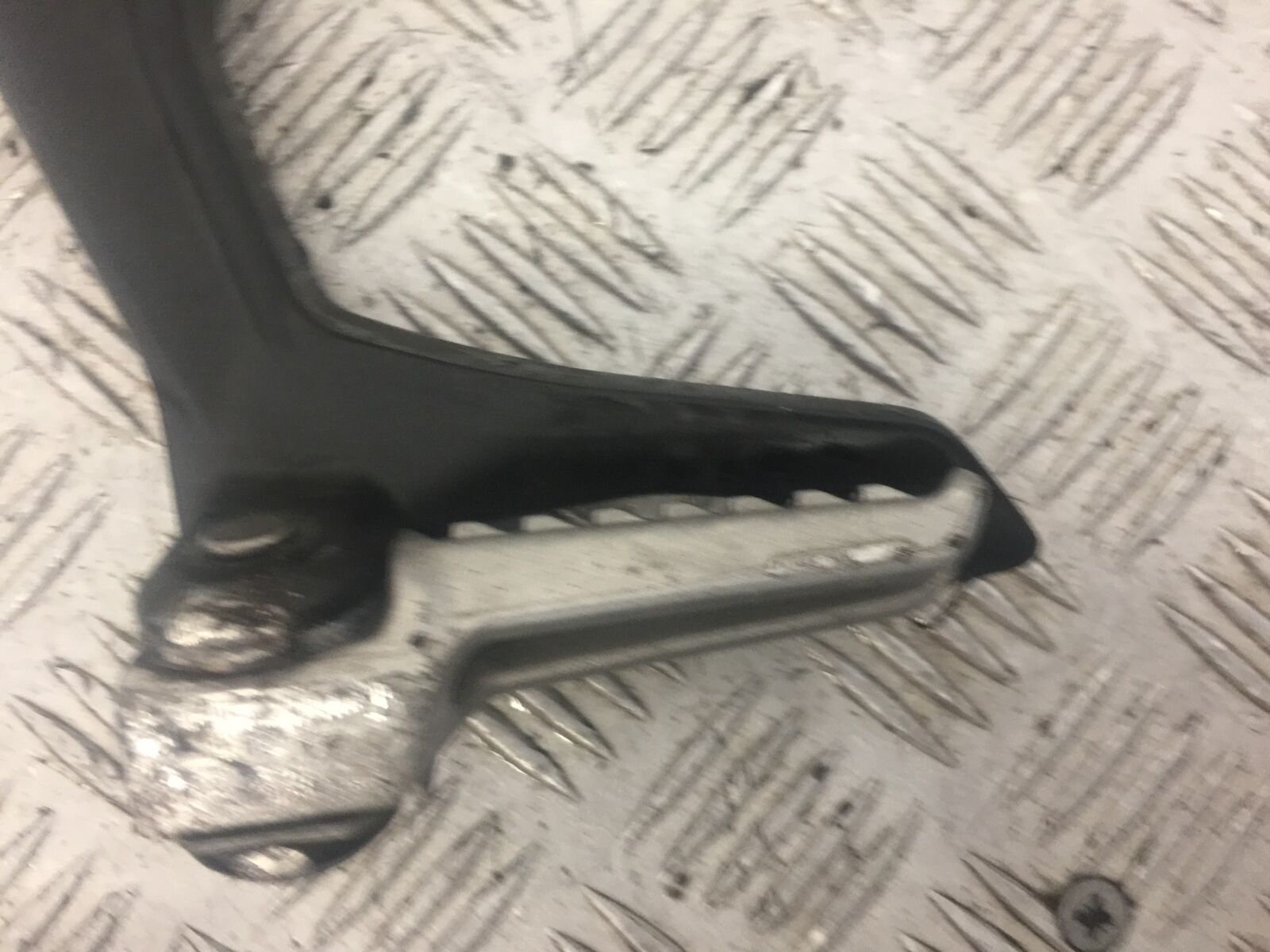 KAWASAKI NINJA 400 LEFT REAR HANGER  YEAR 2019  (STOCK 635)