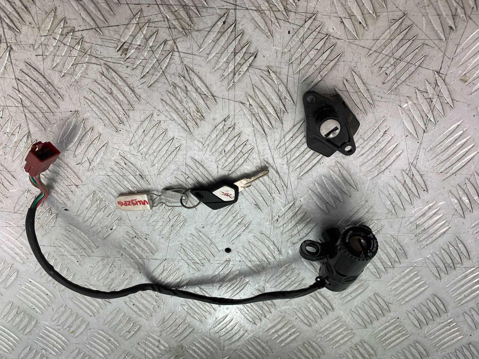 MV AGUSTA 800 F3 IGNITION SEAT LOCK AND KEY  YEAR 2017-2019 (CMB1227)
