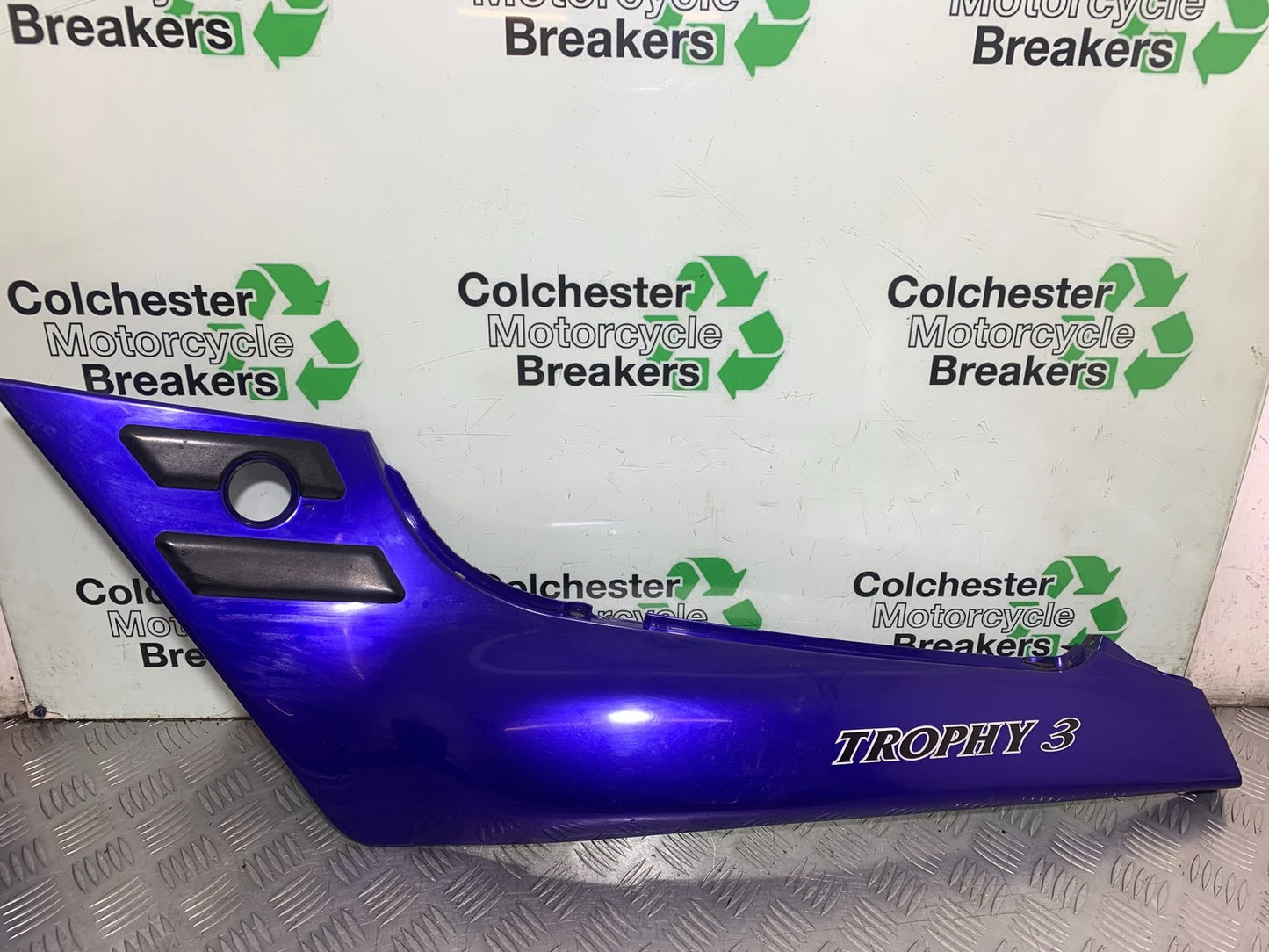 TRIUMPH TROPHY 900 LEFT SEAT PANEL   YEAR 1991-95 (CMB1251)