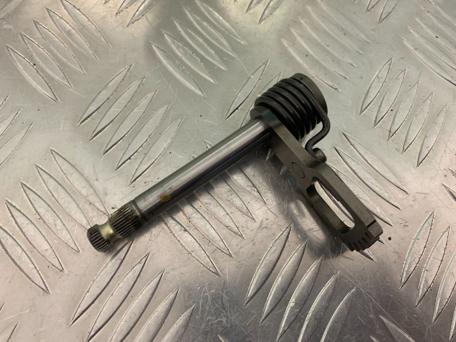 TRIUMPH 885 TIGER GEAR SHAFT  YEAR 2000