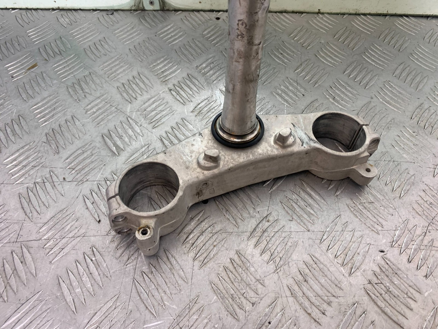 APRILIA RSV1000 R FACTORY MILLE BOTTOM YOKE 2004-09 (CMB1203)