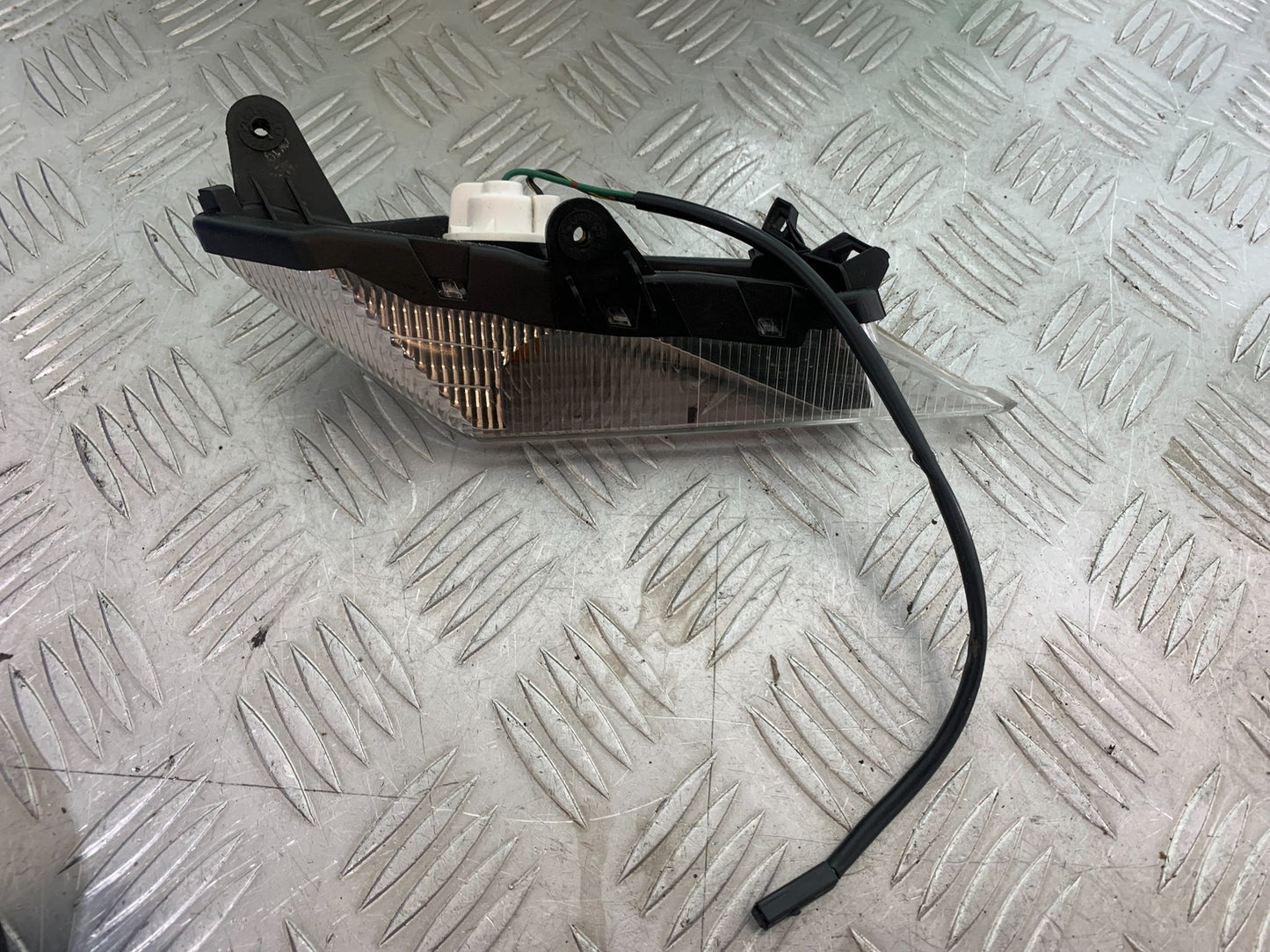 KAWASAKI ZX10R ZX 10R LEFT REAR INDICATOR  YEAR 2011-2015 (CMB1154)