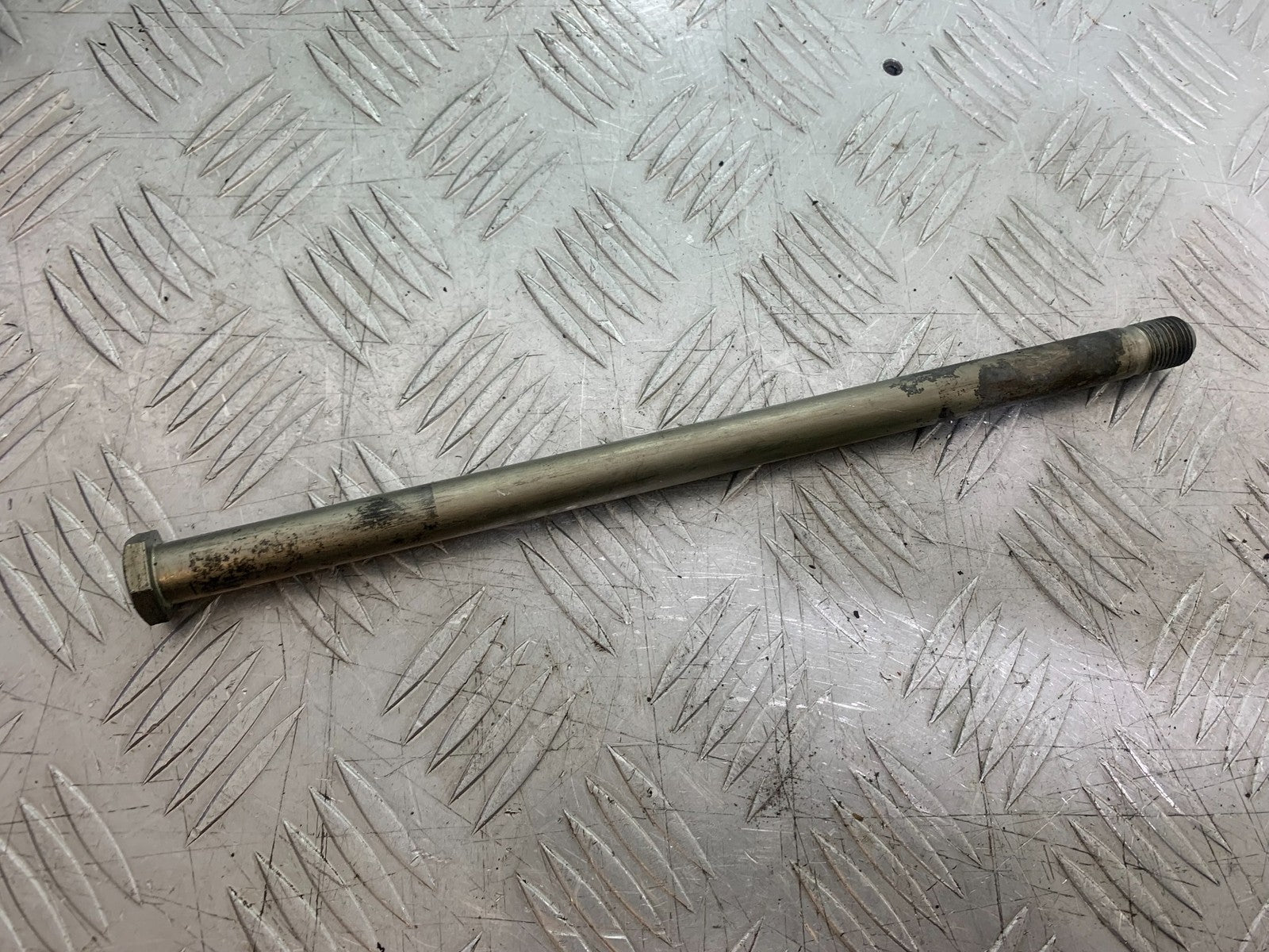 YAMAHA YZF R7 SWINGARM SPINDLE   YEAR 2022-2025 (CMB1255)