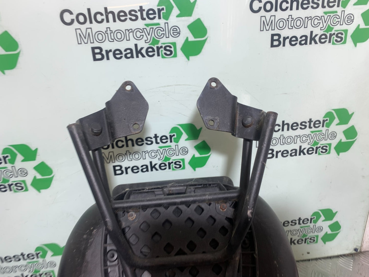 HONDA CBF125 CBF 125 GENUINE HONDA TOP BOX RACK KEY   YEAR 2009-14  (CMB1172)