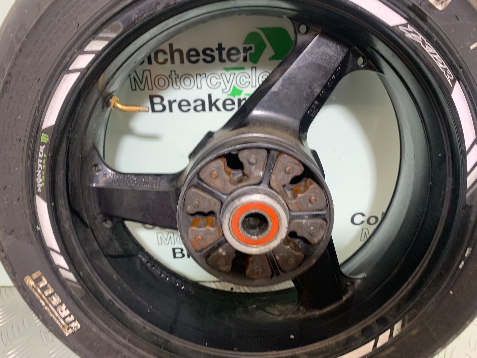 KAWASAKI ZX12R ZX12 REAR WHEEL  YEAR 2000-01 (CMB1038)