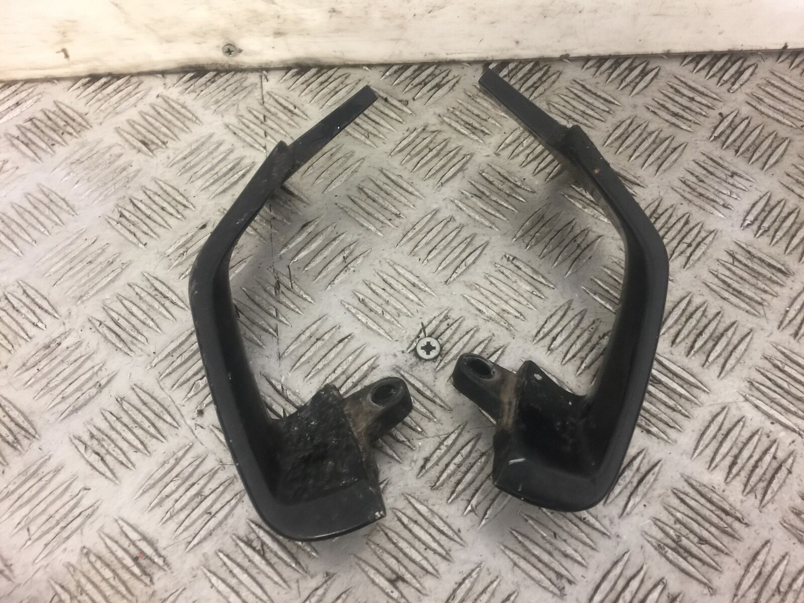 YAMAHA FJ1200 FJ 1200 3XW GRAB RAILS   YEAR 1991 (STOCK 482)