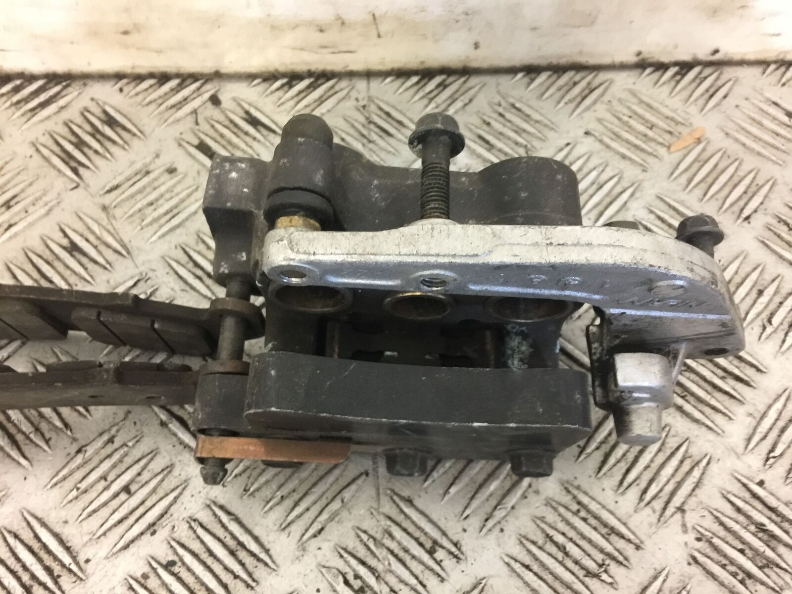 HONDA CBR1000 CBR 1000 FP FR FRONT RIGHT CALIPER  (STOCK 519)
