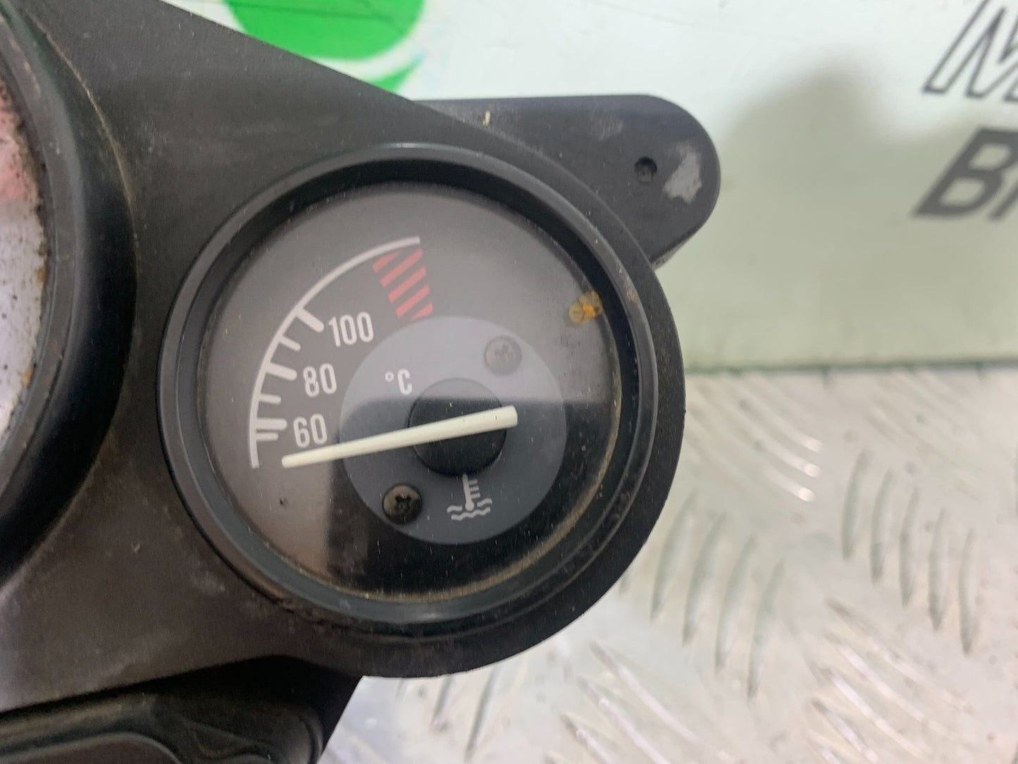 YAMAHA YZF1000 THUNDERACE CLOCKS SPEEDO DASH  YEAR 1997-2000 (CMB1204)
