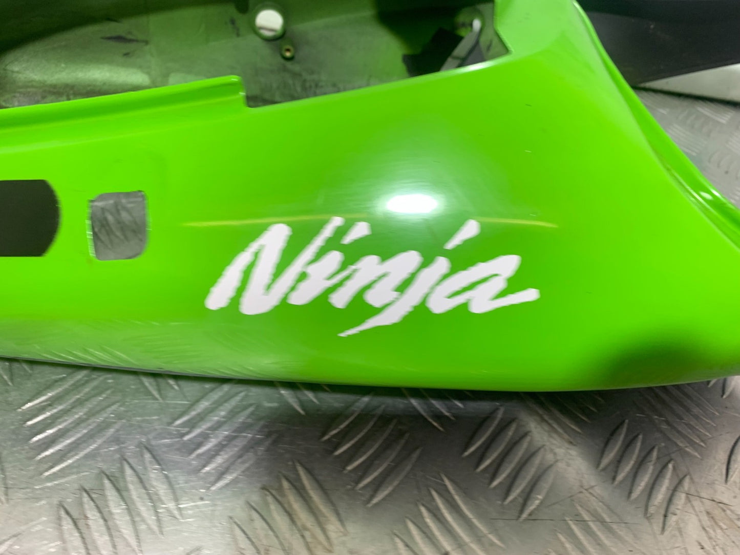 KAWASAKI ZX9R ZX9 E1 TAIL PIECE YEAR 2000-01 (CMB1171)
