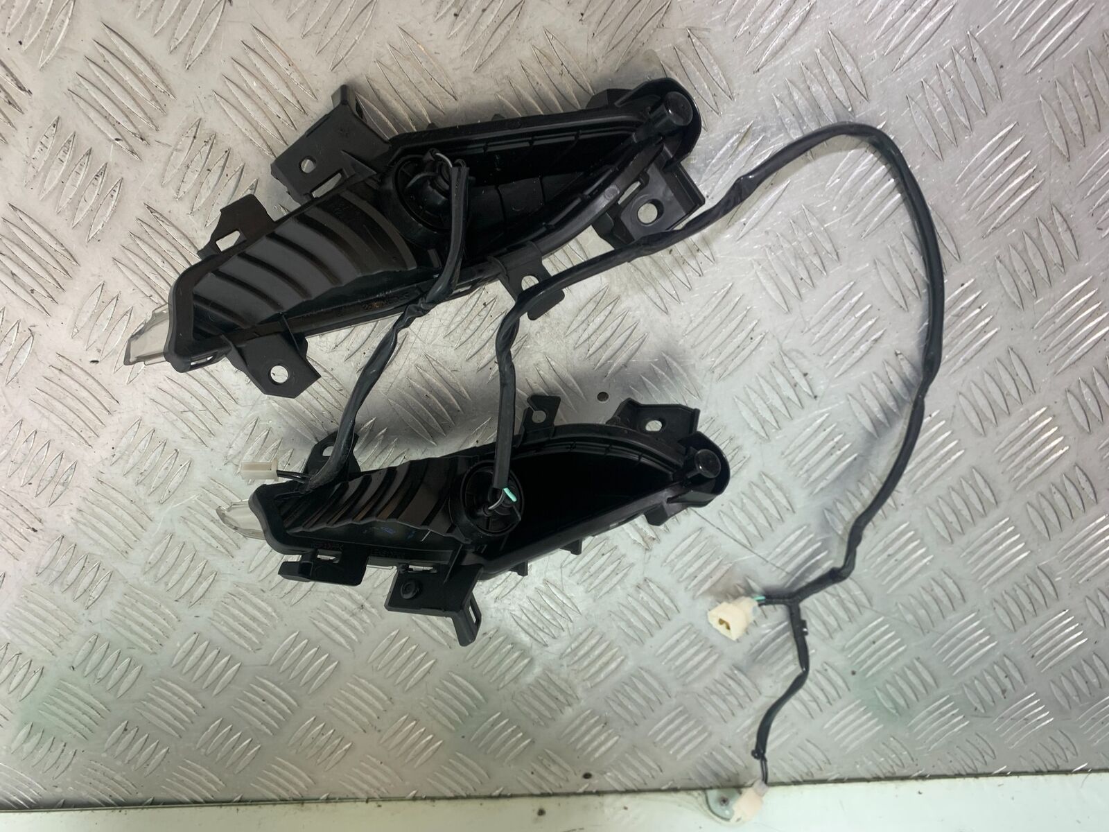 SUZUKI AN400 AN 400 BURGMAN FRONT INDICATORS   YEAR 2017-2024 (CMB1118)