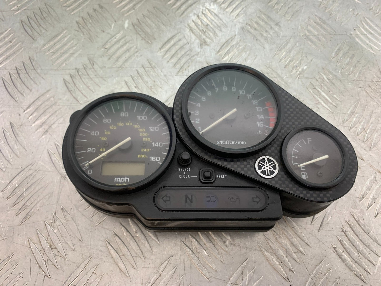 YAMAHA FZS600 FAZER 600 CLOCKS SPEEDO DASH   YEAR 1998-2001 (CMB1267)