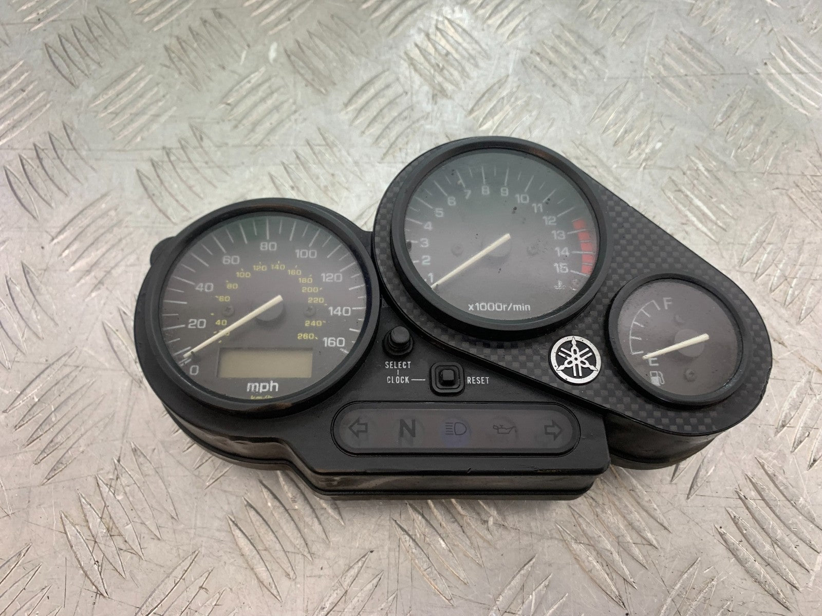 YAMAHA FZS600 FAZER 600 CLOCKS SPEEDO DASH   YEAR 1998-2001 (CMB1267)