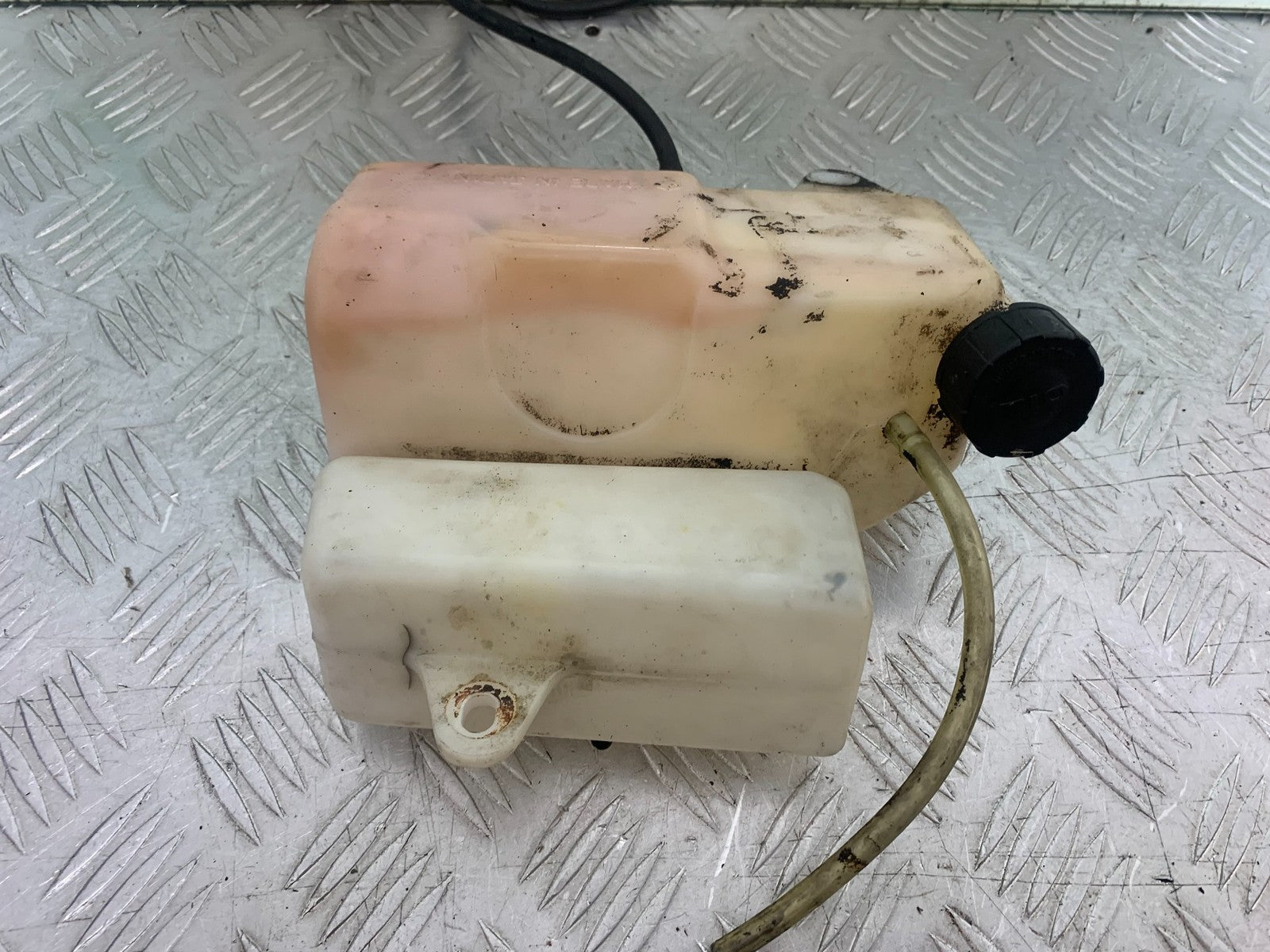 SUZUKI GP100 GP 100 OIL TANK  YEAR 1978-1988 (CMB1259)