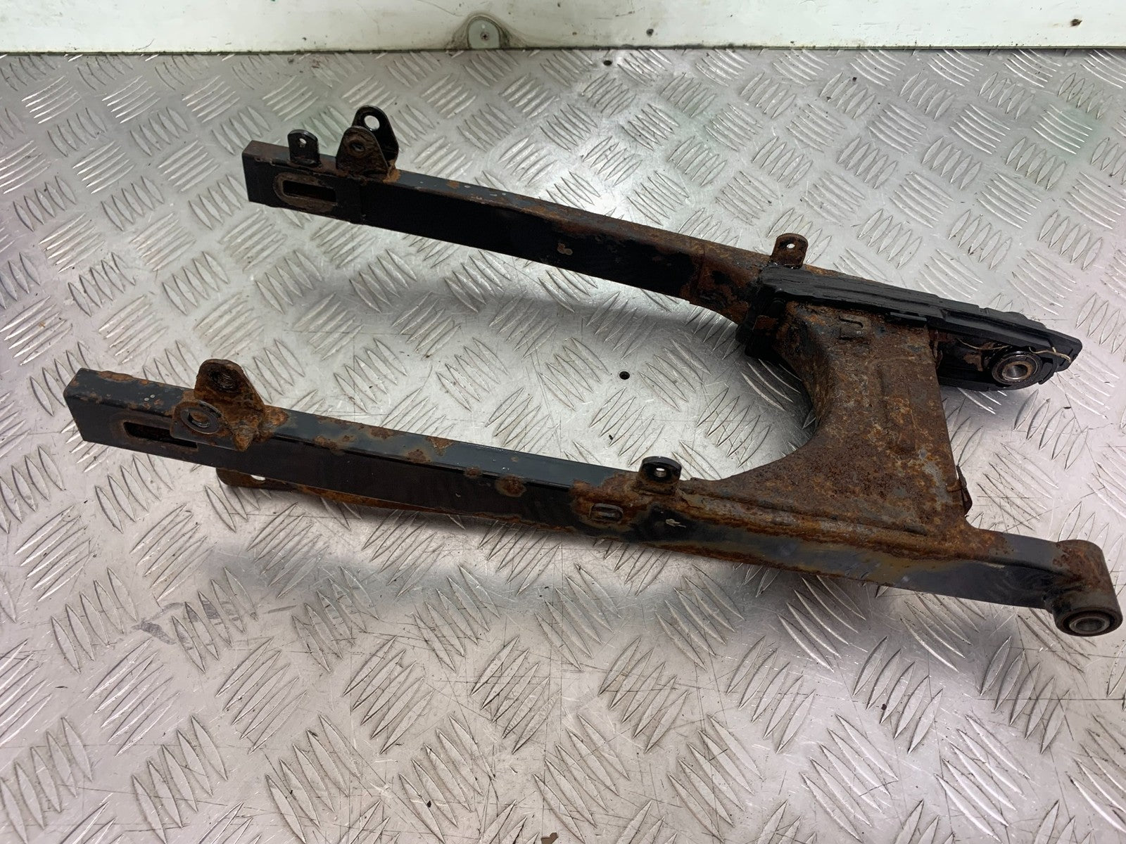 HONDA CBF125 CBF 125 SWINGARM  YEAR 2009-14 (CMB1182)