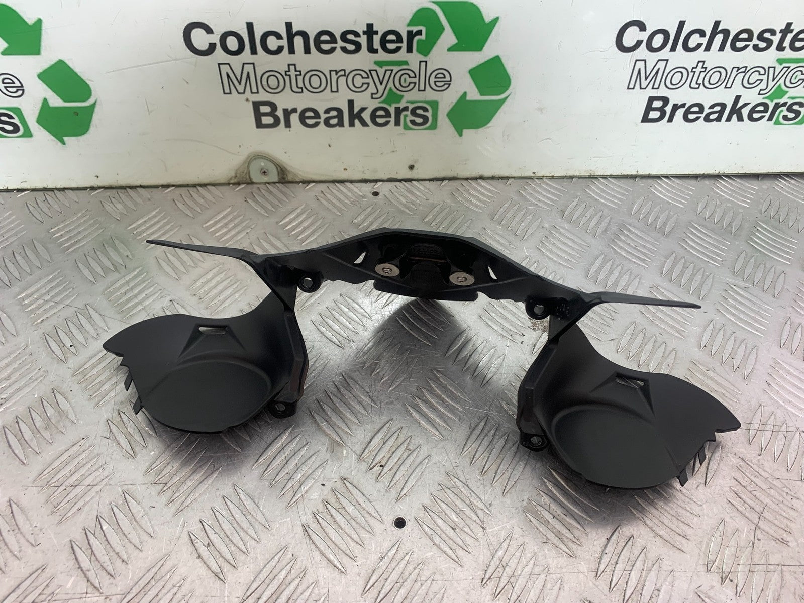 DUCATI 1299 PANIGALE TOP FAIRING INFILL PANEL YEAR 2016 (CMB 1187)
