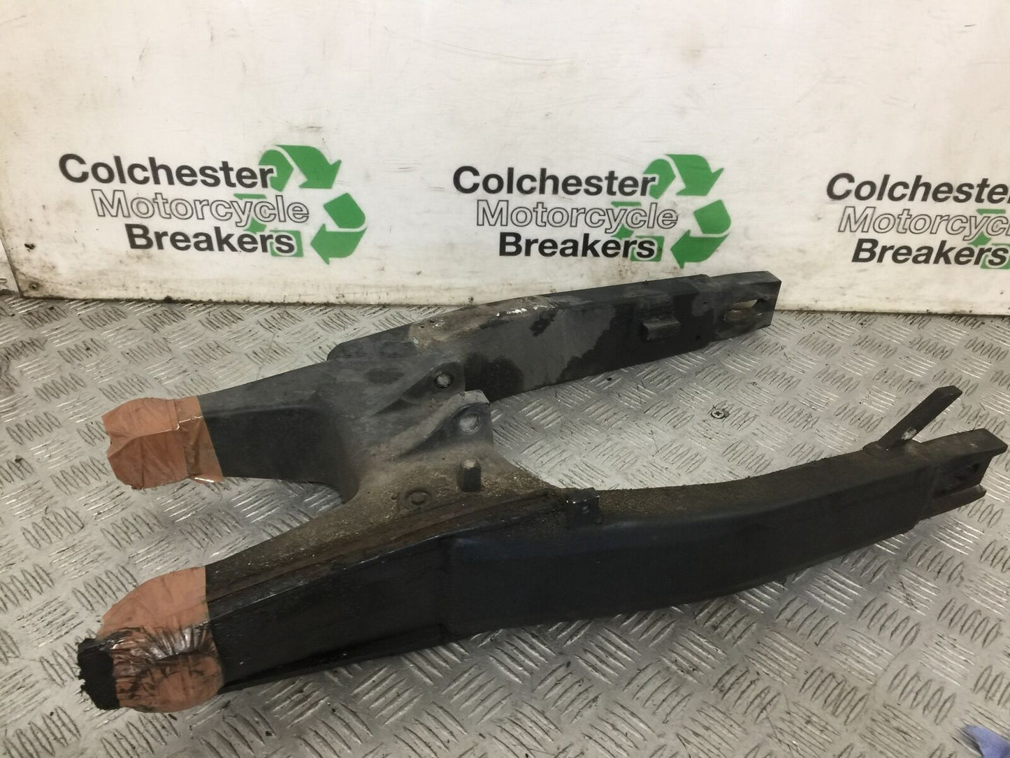 HONDA CB600 CB 600 F-9 HORNET SWINGARM   2009 (STOCK 869)