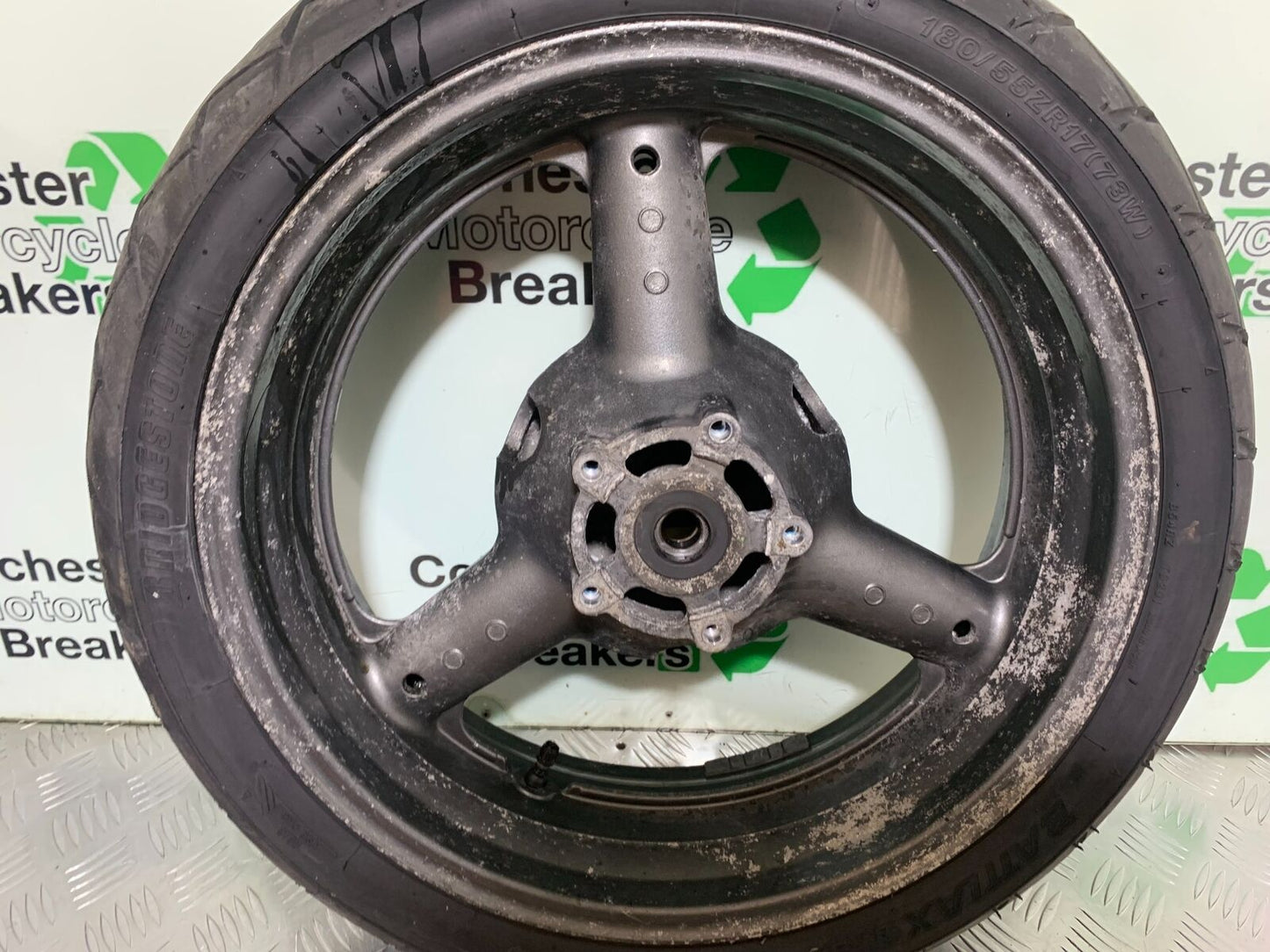 SUZUKI RF900 RF 900 REAR WHEEL   YEAR 1994-1999 (CMB1020)