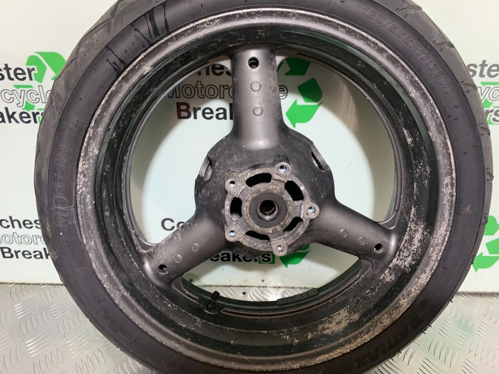 SUZUKI RF900 RF 900 REAR WHEEL   YEAR 1994-1999 (CMB1020)