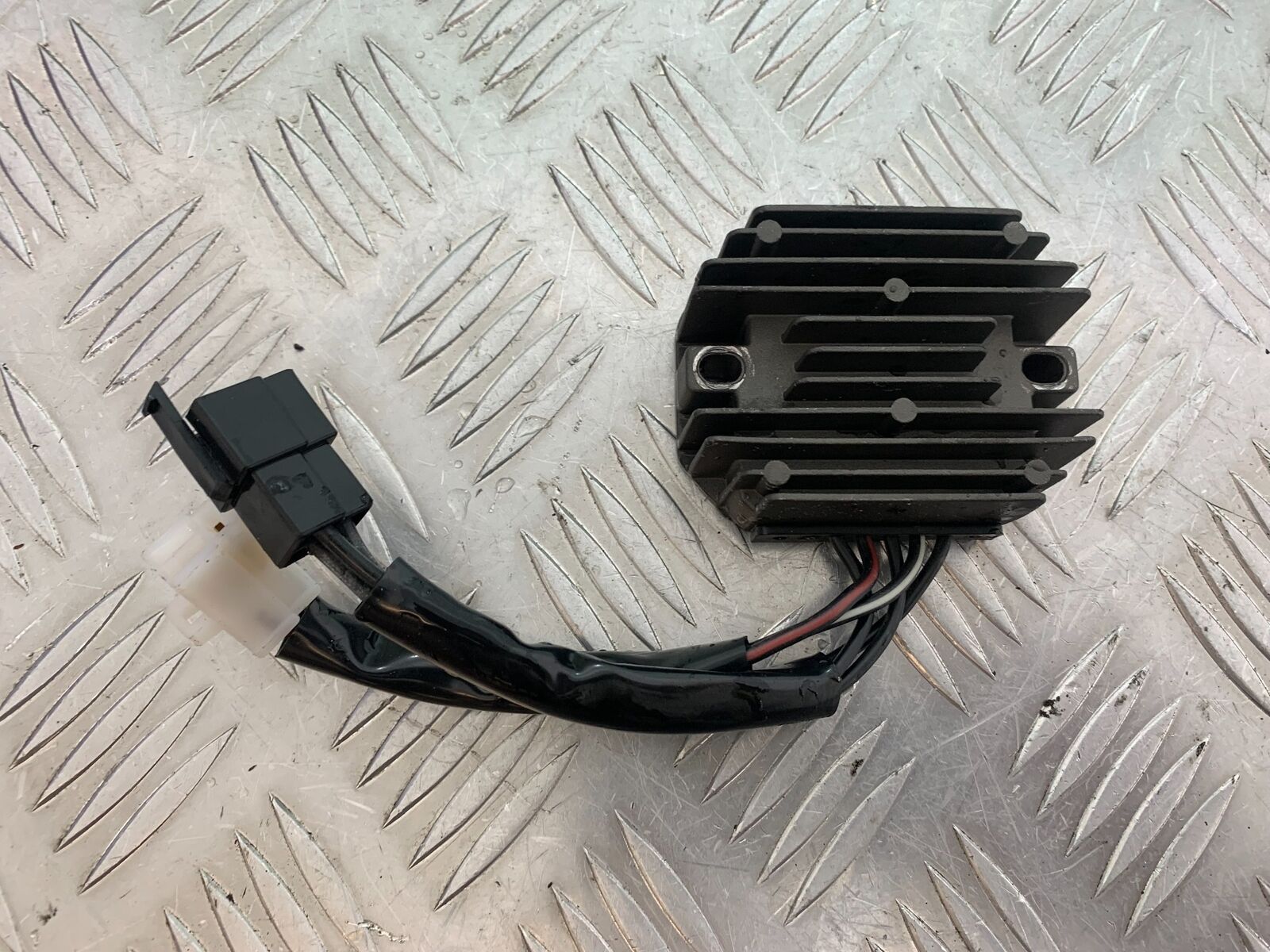 SUZUKI SV650 SV 650 mk1 REGULATOR  YEAR 1999-2002 (CMB1036)