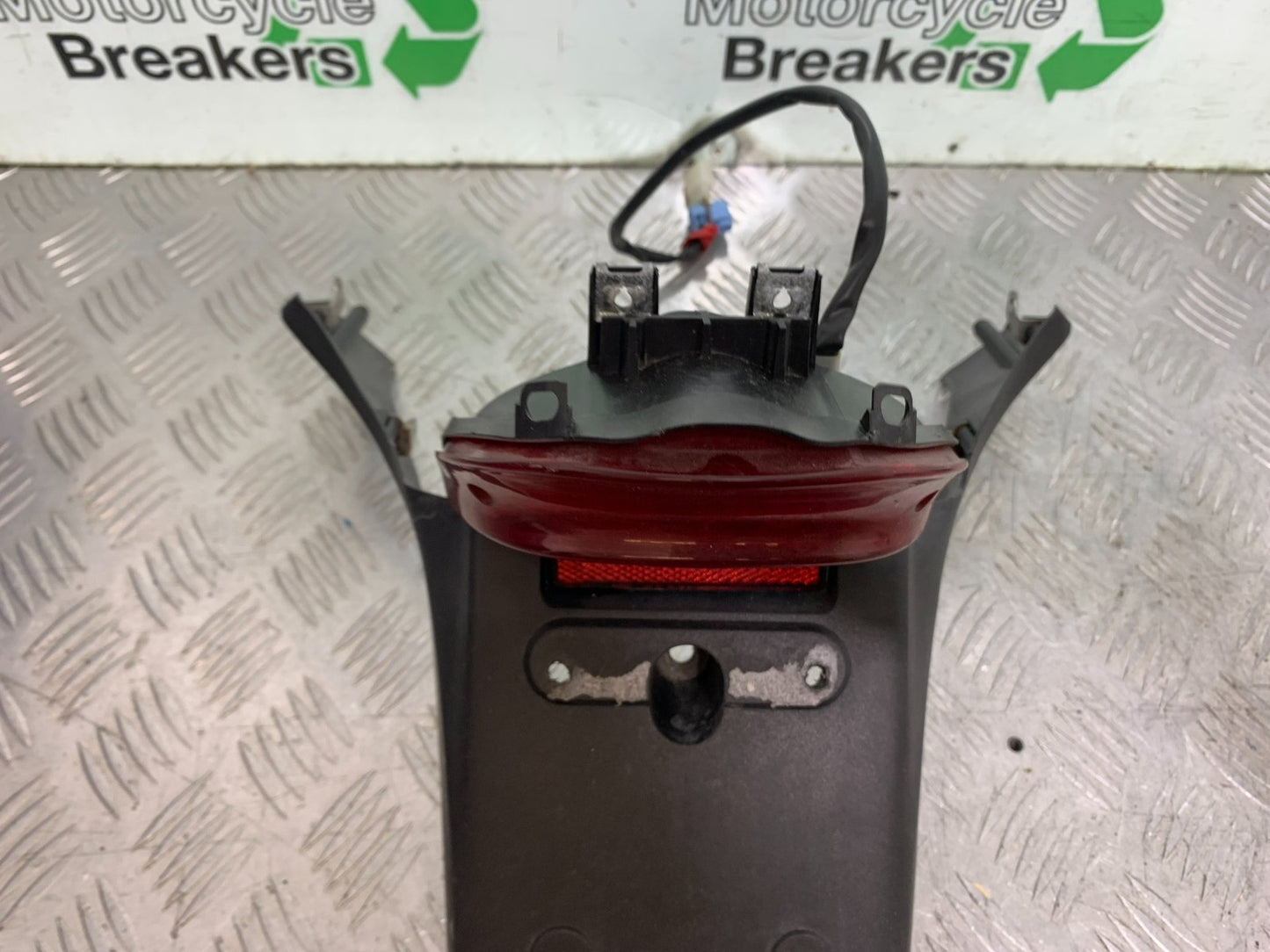 HONDA XL125 VARADERO REAR LIGHT  YEAR 2001-2006  (CMB1304)