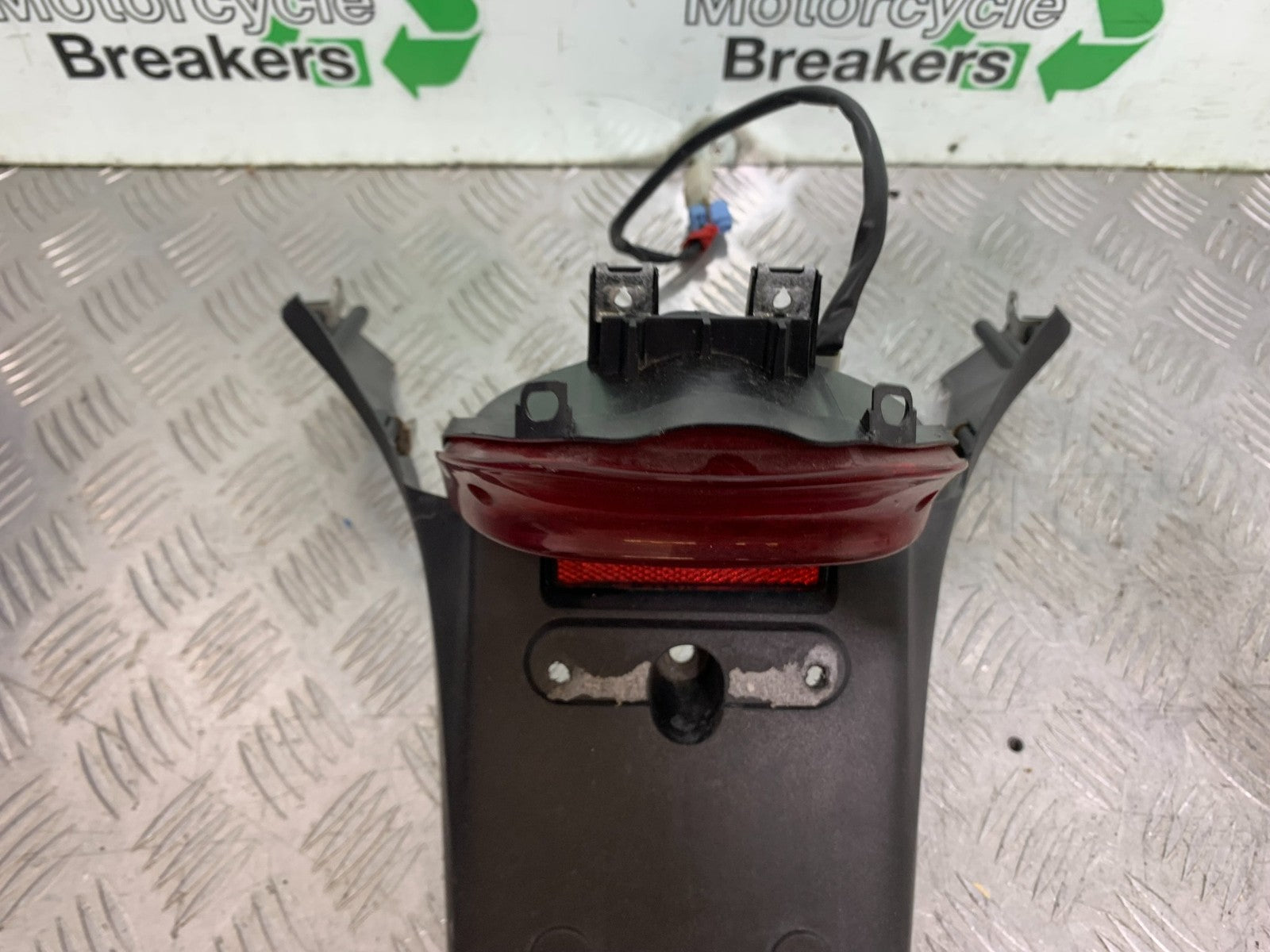 HONDA XL125 VARADERO REAR LIGHT  YEAR 2001-2006  (CMB1304)