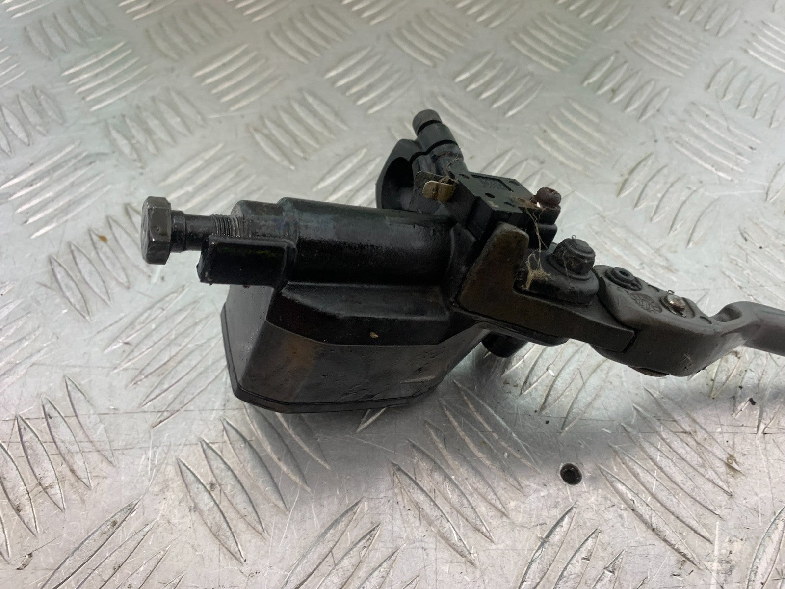HONDA NT650 V DEAUVILLE FRONT MASTER CYLINDER YEAR 1999 (CMB1268)