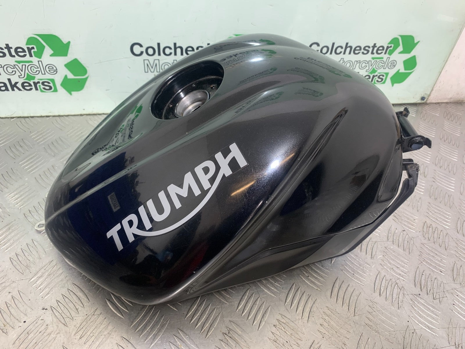 TRIUMPH 675 STREET TRIPLE PETROL TANK   2013-2016 (CMB1186)