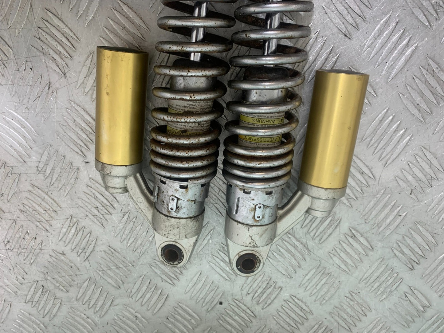 SUZUKI GSX750 INAZUMA REAR SHOCKS YEAR 1998-2003 (CMB1308)