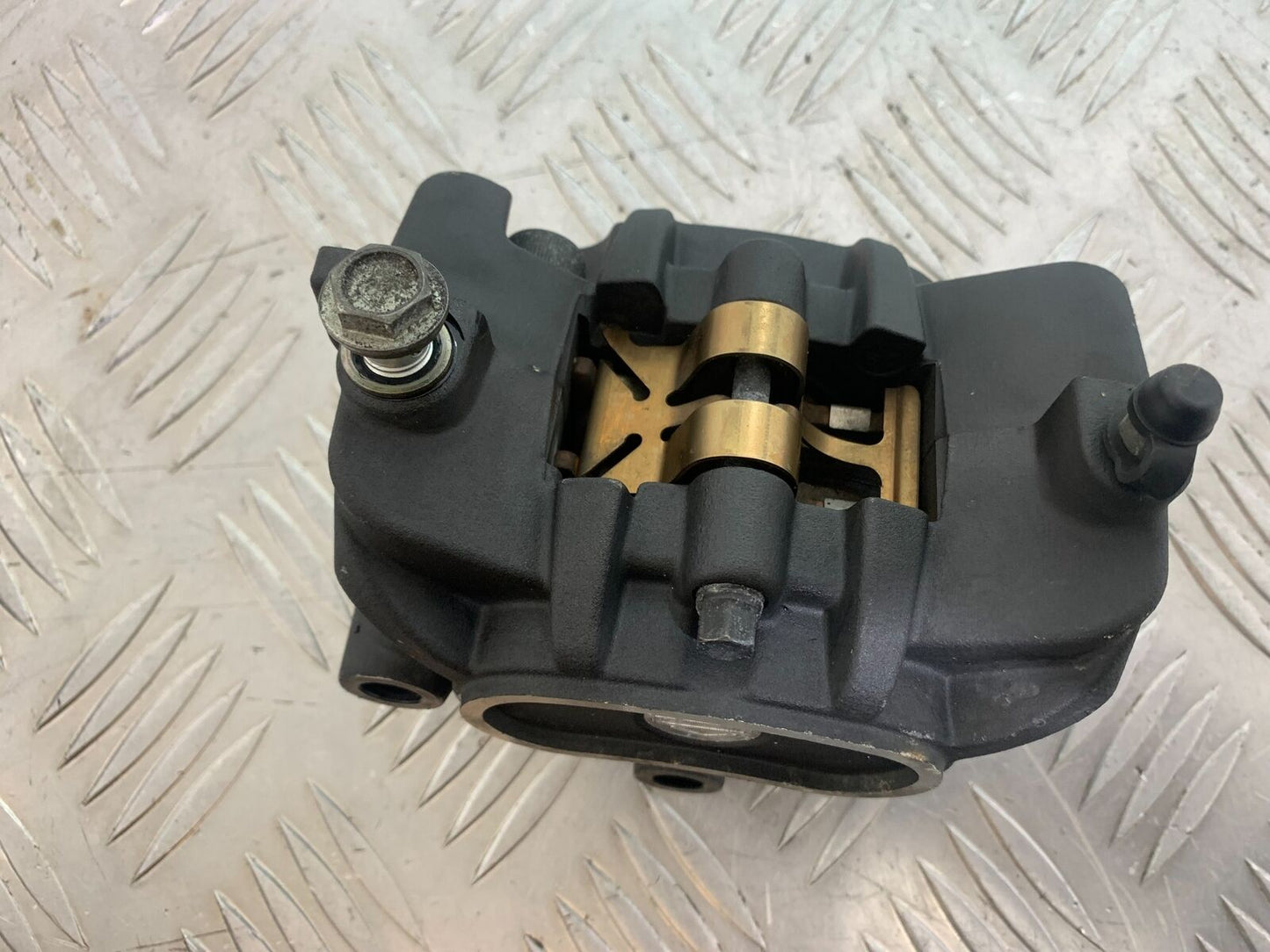 HARLEY DAVIDSON XL883 N IROD REAR BRAKE CALIPER  YEAR 2020  (CMB1116)